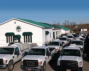 Paysagement Communautaire - flotte de camions, entretient de pelouse et entretient de gazon, saison complète d'arrosage